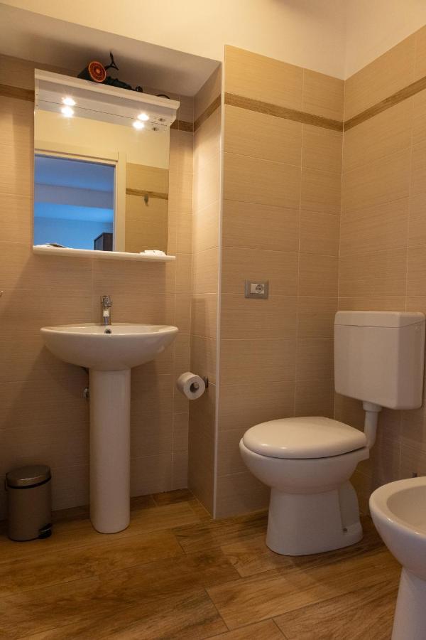 La Stazione Bed & Breakfast Trontano Bagian luar foto