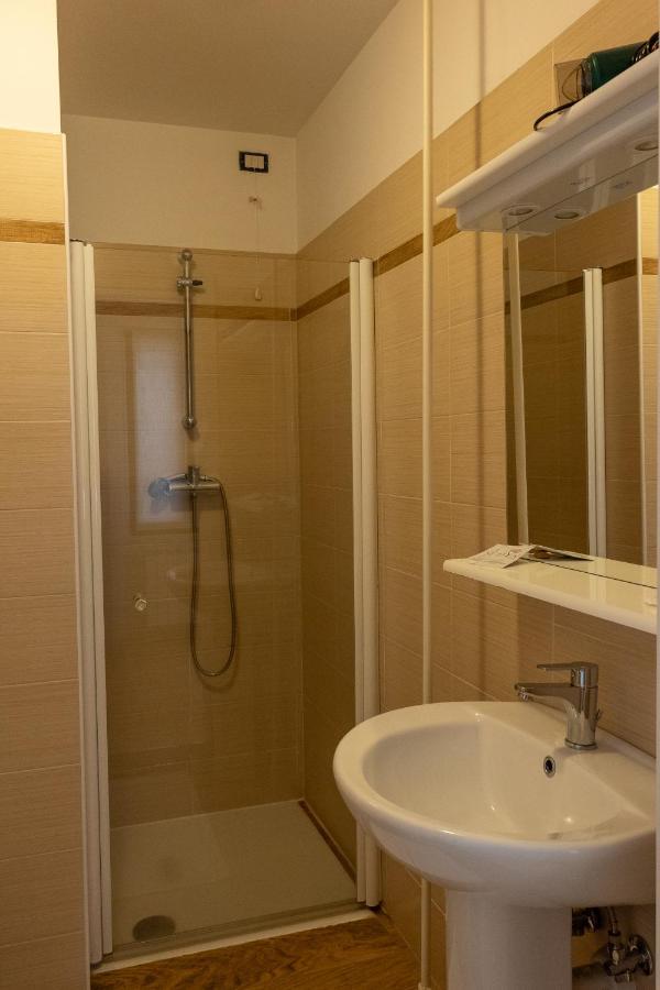 La Stazione Bed & Breakfast Trontano Bagian luar foto